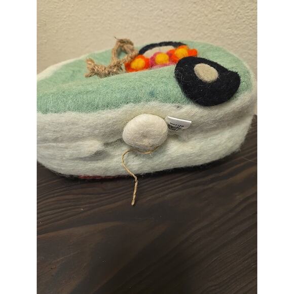 Wild Woolies Felt Retro Camper Birdhouse Garden Decor - Handmade Fair Trade 9x7 - Picture 3 of 6